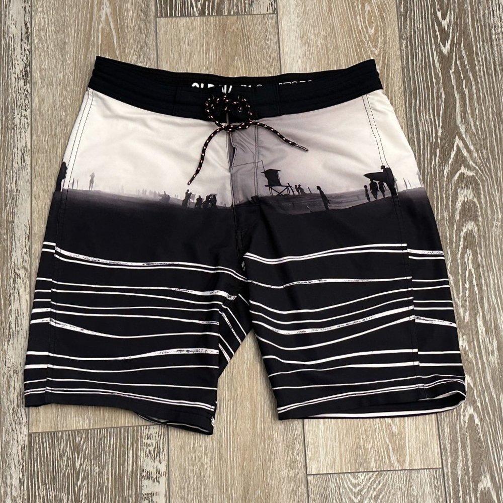 Old Navy Swimwear Sz 32 Men's Swim Trunks Board Shorts - Picture 2 of 5